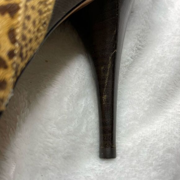 BCBGeneration women’s fur booties. Size 8 - Picture 5 of 6